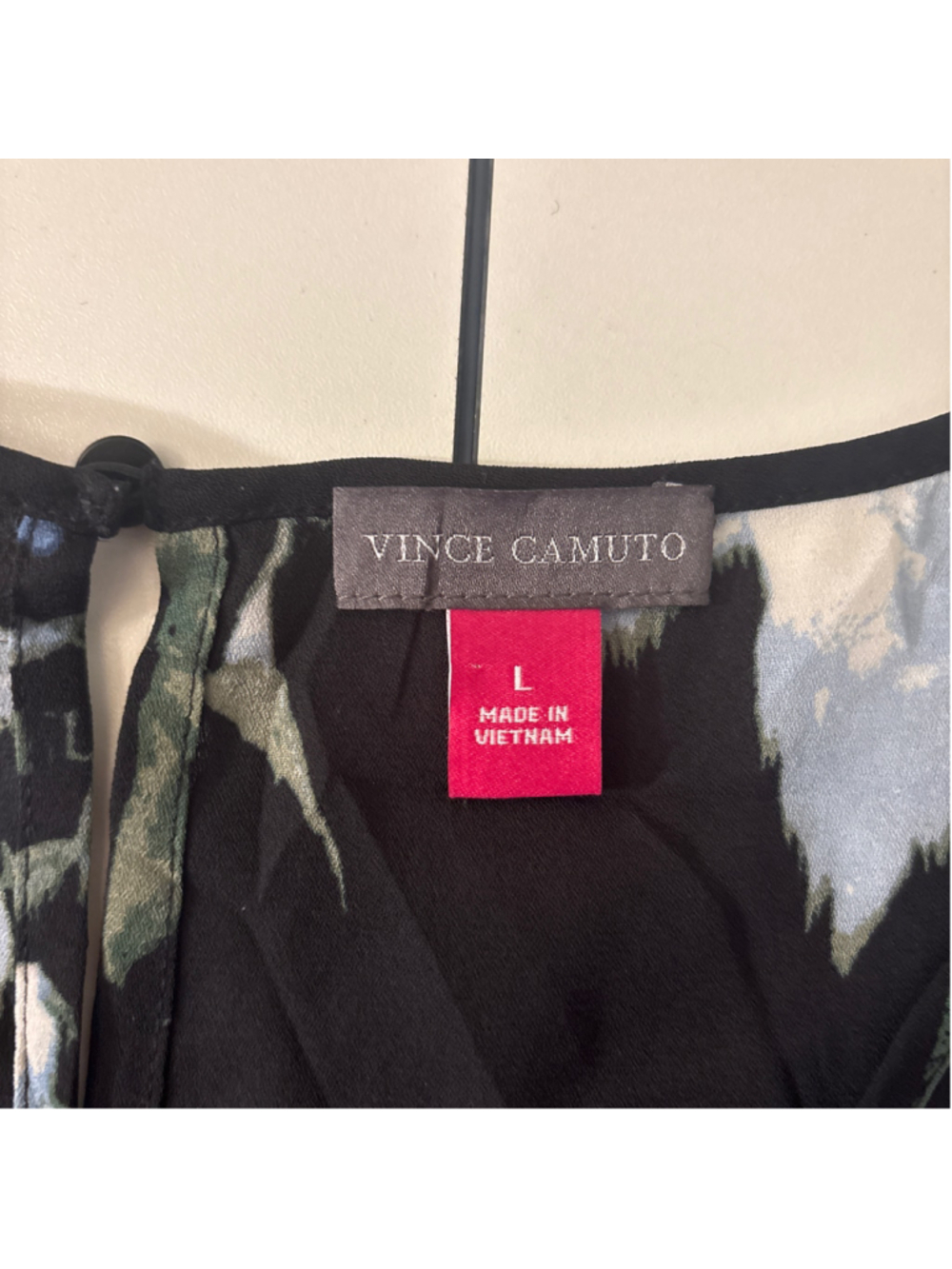 Vince Camuto Black/Blue Flowery Top - Size L - Picture 2 of 5
